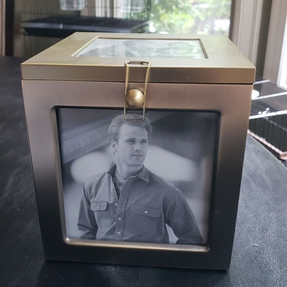 Royal Limited Silver Picture Frame Storage Box (Holds 5 Pictures)